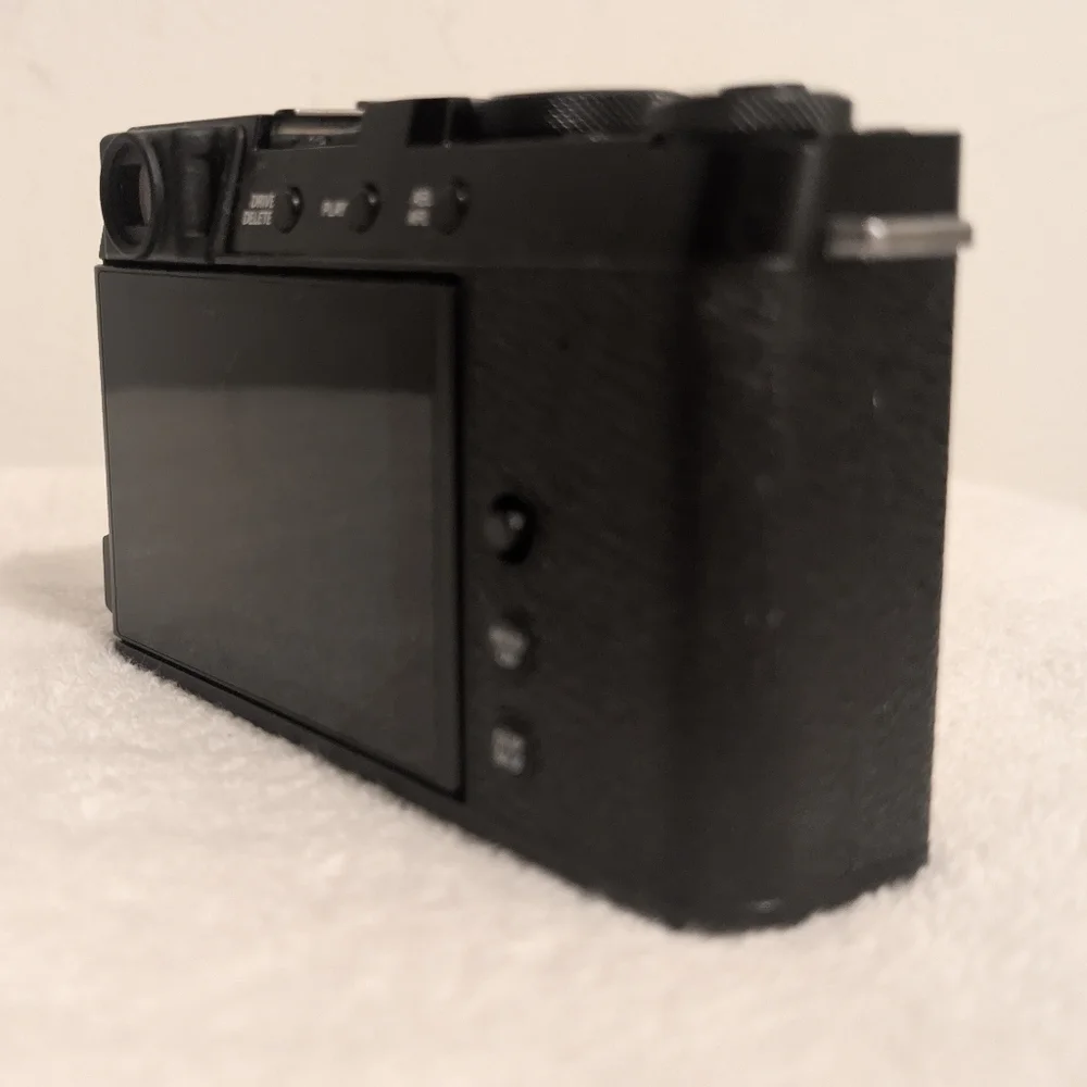 Fujifilm X-E4 Black Excellent Condition Updated NWOB Pls read Description